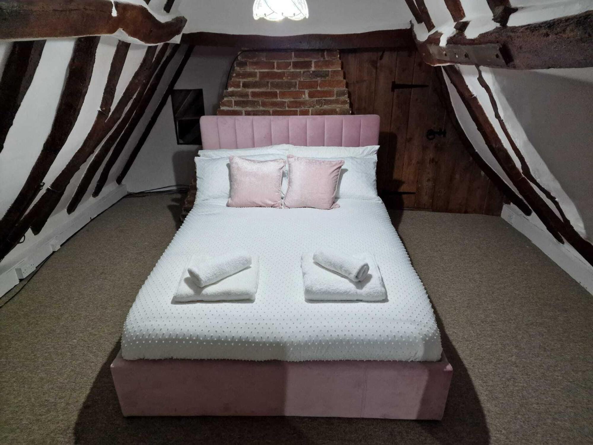 Two Bedroom Grade Ll Cottage At Az Luxury Stays Honey Horsefield With Wifi And Free Parking Hundon Exterior foto